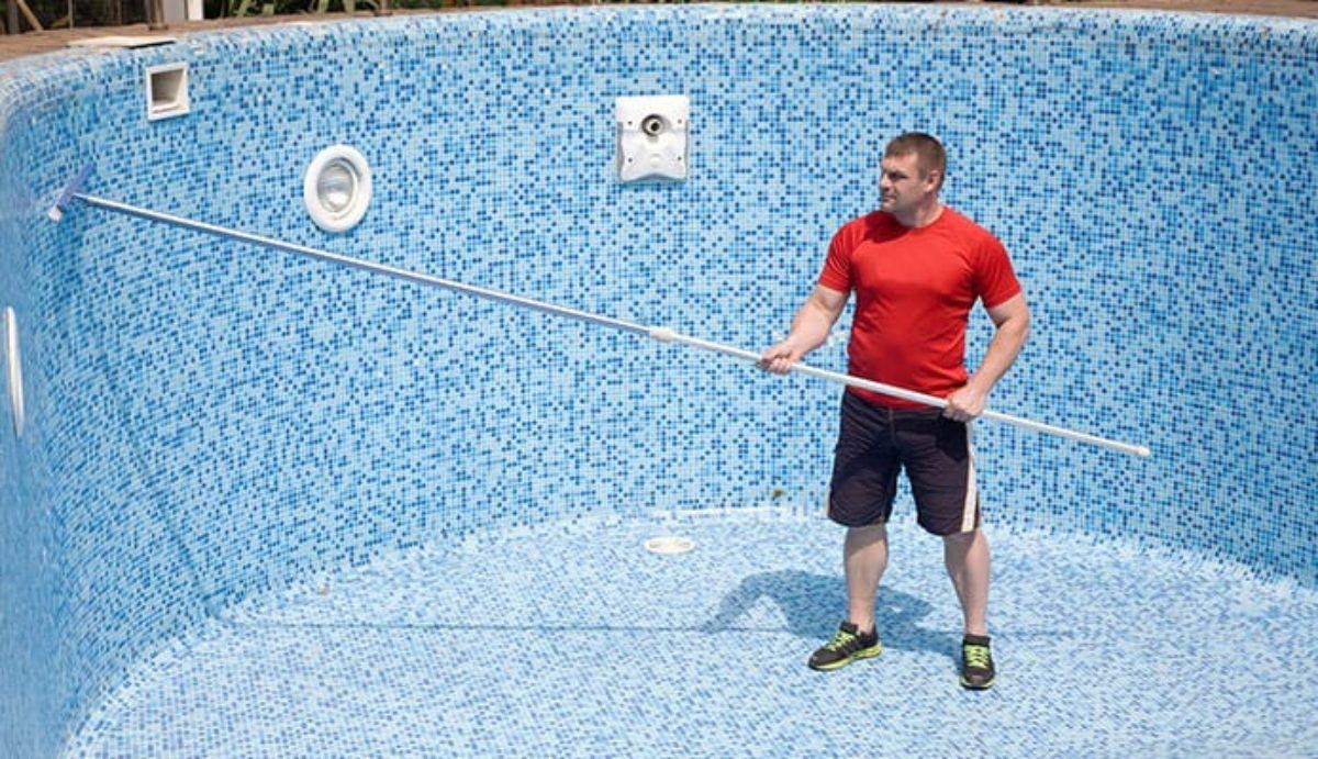 How to Clean Tile at the Swimming Pool Waterline - Globo Surf